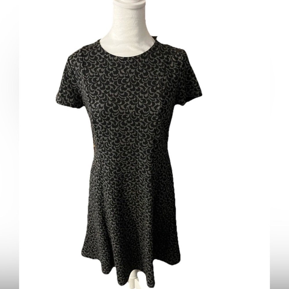 New NWT LOFT Ann Taylor Fit & Flare Knit Dress Black & Gray Floral Leaf Size 6 P